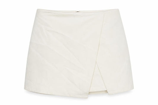 Front view of ASOS women’s white polyester skort, size UK 6, regular zip