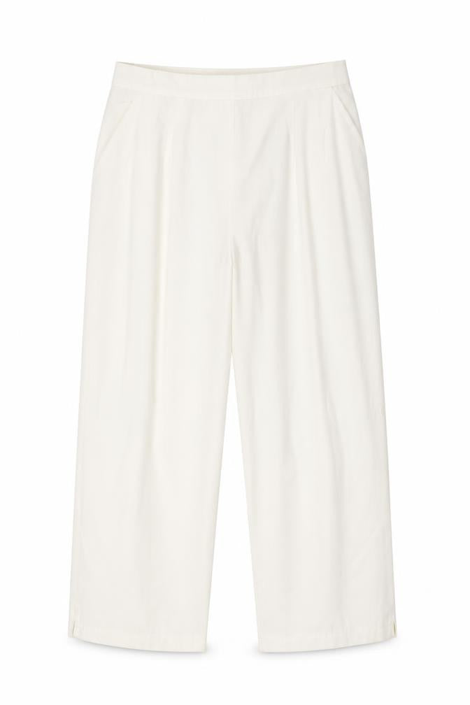 Front view of Agenda women’s white polyester trousers, size UK 14, regular