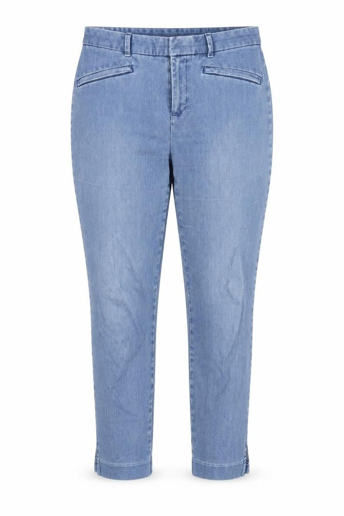 Front view of Gap women’s blue cotton tapered jeans, size UK 14, regular hook & eye