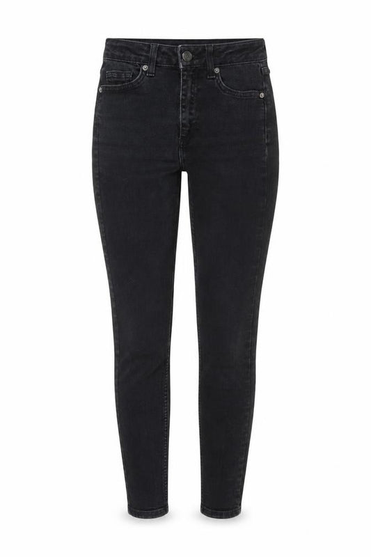 Front view of BDG women’s black cotton skinny jeans, size UK 24, in, 26-inch leg regular button