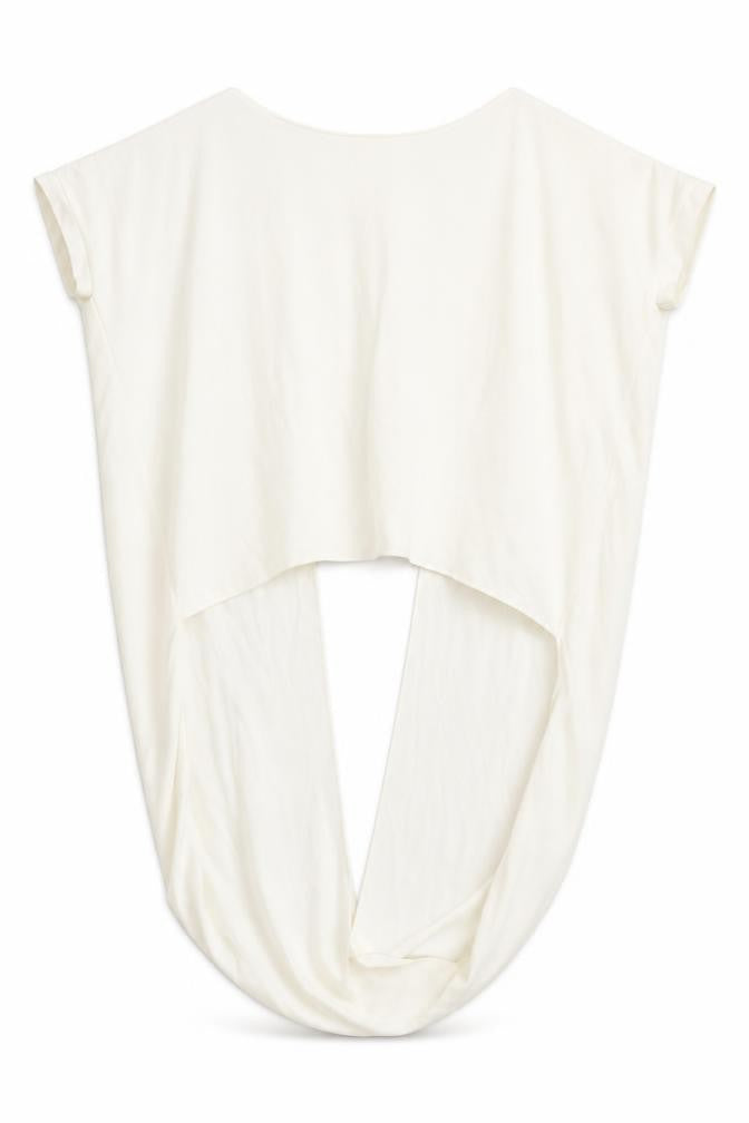 Front view of Zara women’s ivory polyester basic blouse, size M, round neck - dipped hem