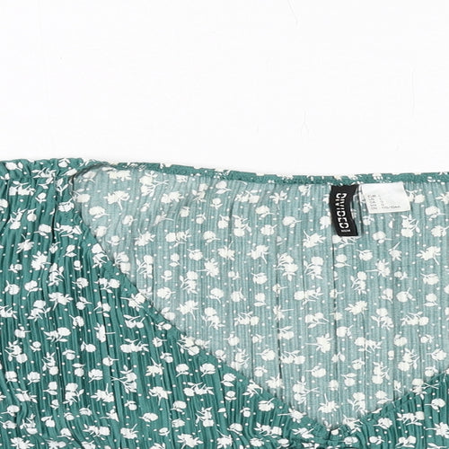 H&M Womens Green Geometric Polyester Cropped Blouse Size L V-Neck
