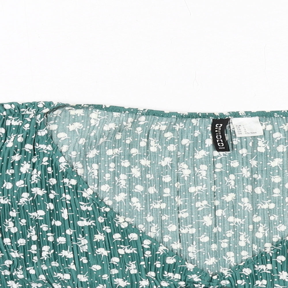 H&M Womens Green Geometric Polyester Cropped Blouse Size L V-Neck