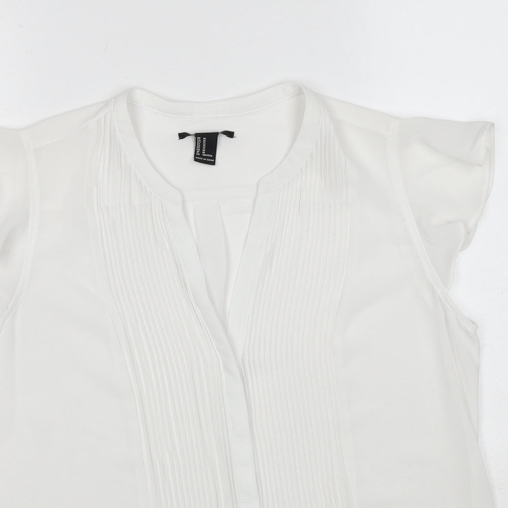 FOREVER 21 Womens White Polyester Basic Button-Up Size M V-Neck