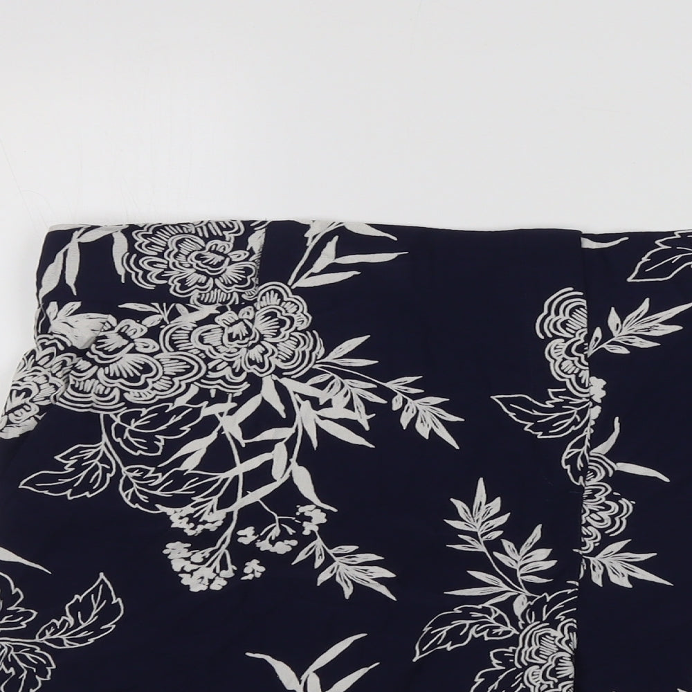Marks and Spencer Womens Blue Floral Viscose Basic Shorts Size 18 L6 in Regular Button