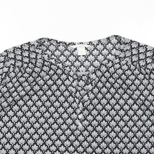 H&M Womens Grey Geometric Polyester Basic Blouse Size XL V-Neck