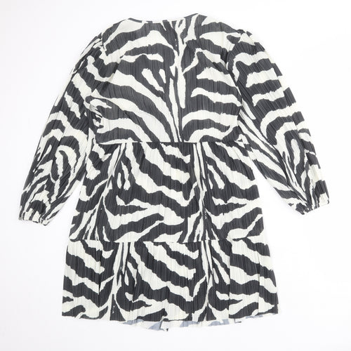 H&M Womens White Animal Print Polyester Trapeze & Swing Size L V-Neck Pullover - Zebra pattern