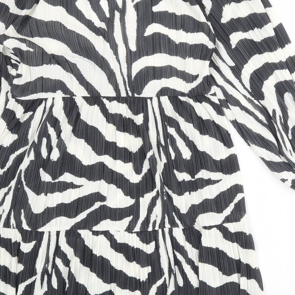 H&M Womens White Animal Print Polyester Trapeze & Swing Size L V-Neck Pullover - Zebra pattern