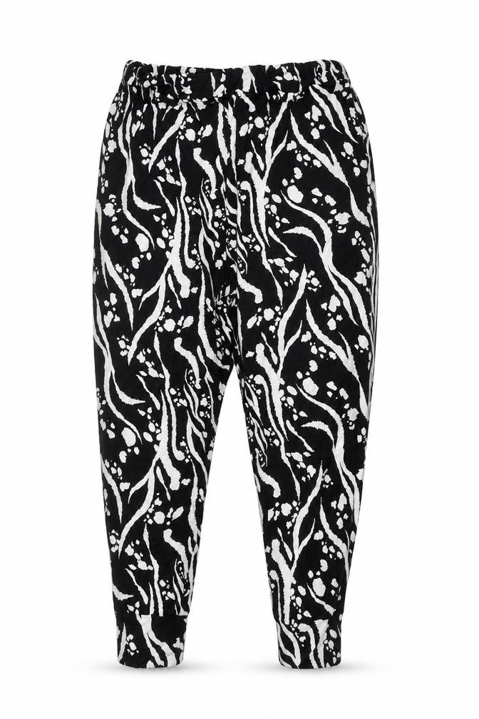 Front view of Missguided women’s black geometric viscose capri trousers, size UK 12, regular