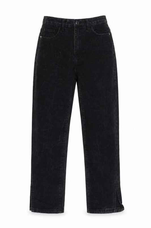 Front view of PRETTYLITTLETHING women’s black cotton mom jeans, size UK 6, 30-inch leg regular button