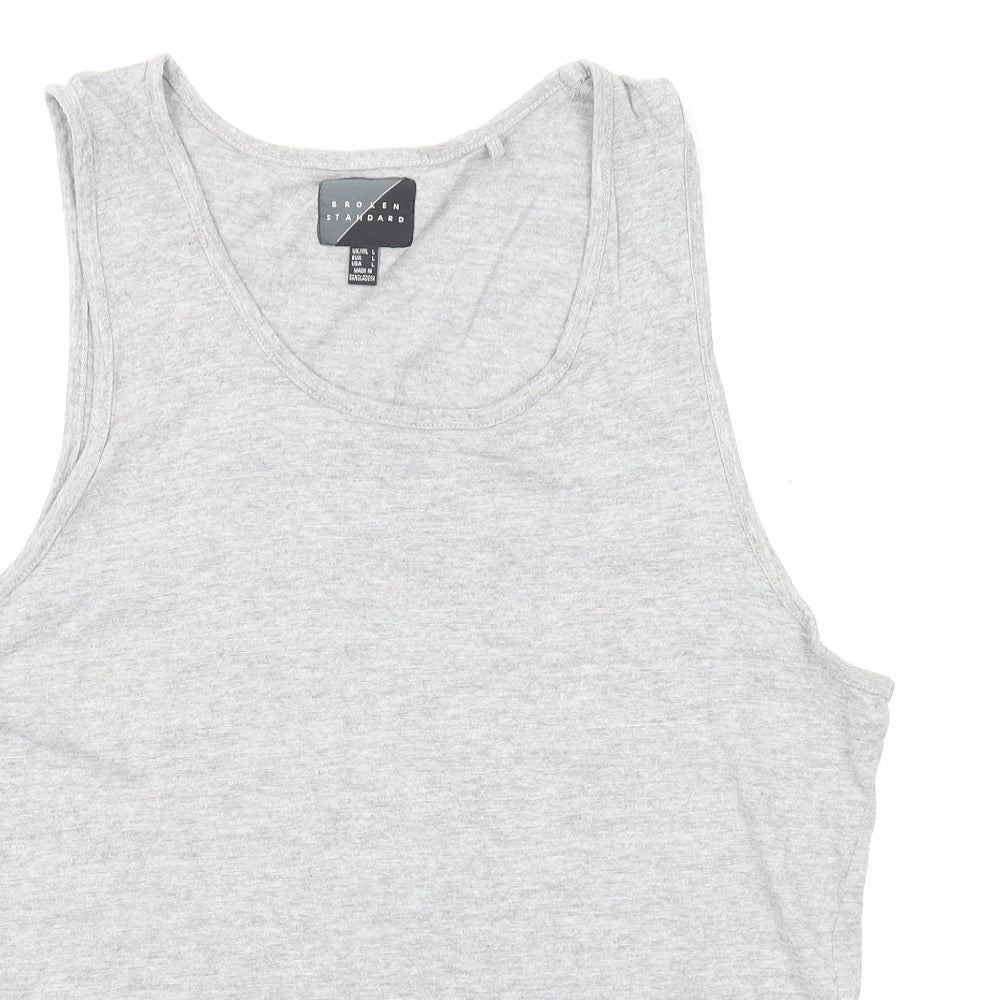 Broken Standard Mens Grey Cotton T-Shirt Size L Round Neck