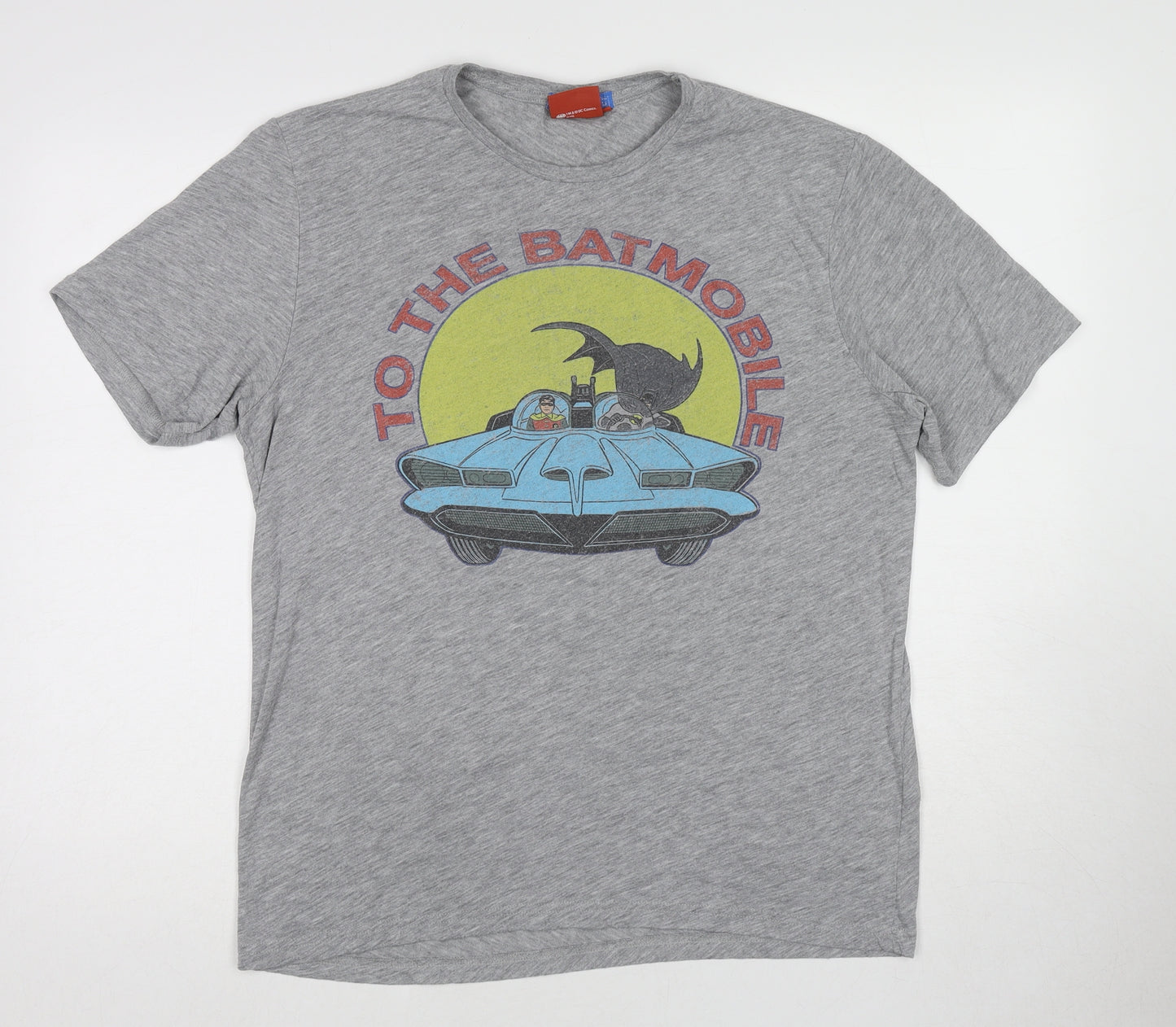 Batman Mens Grey Polyester T-Shirt Size M Round Neck - To the batmobile
