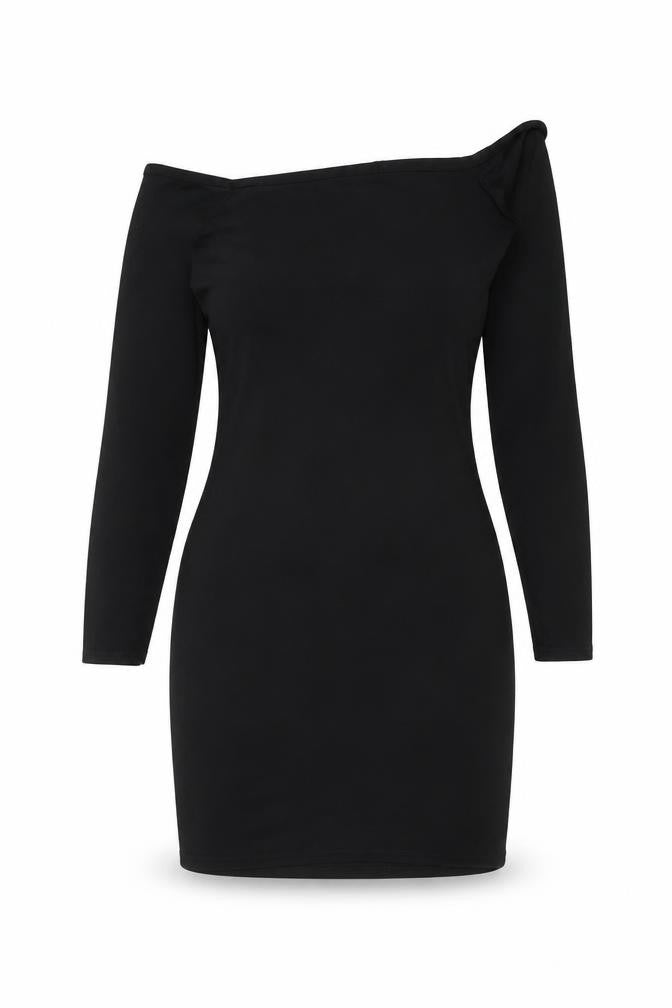Front view of PRETTYLITTLETHING women’s black polyester mini, size UK 6, off the shoulder pullover