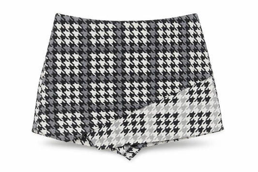 Front view of Topshop women’s grey geometric cotton skort, size UK 6, zip - houndstooth pattern
