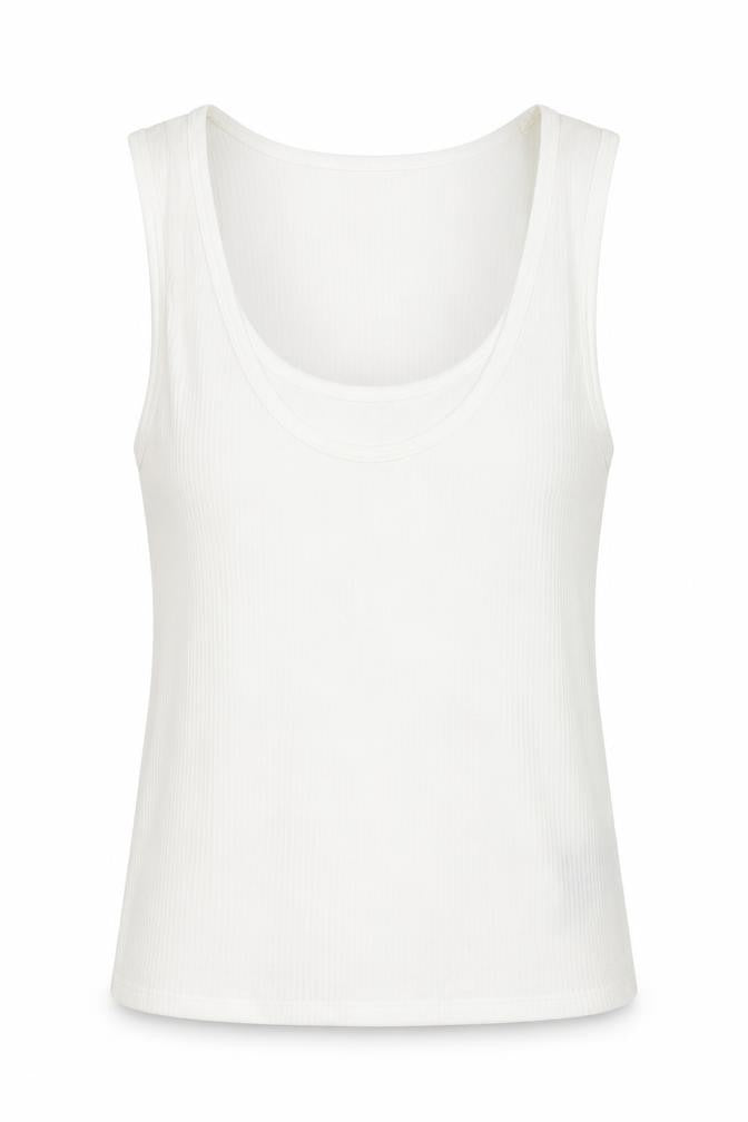 Front view of Zara women’s ivory polyester basic t-shirt, size L, scoop neck
