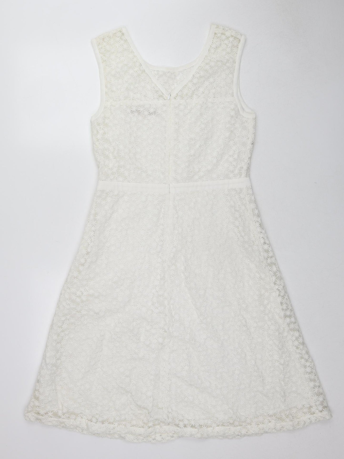 Nougat Womens White Floral Cotton Shift Size 12 Round Neck Zip