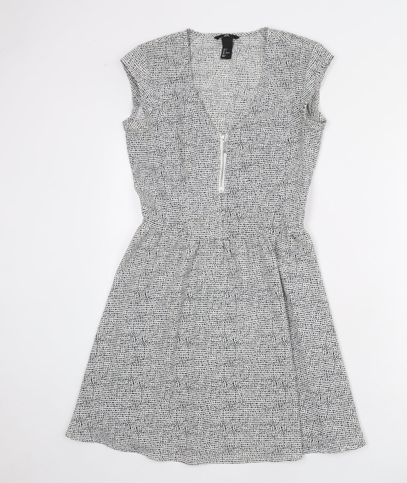 H&M Womens White Geometric Polyester Fit & Flare Size 8 V-Neck Zip