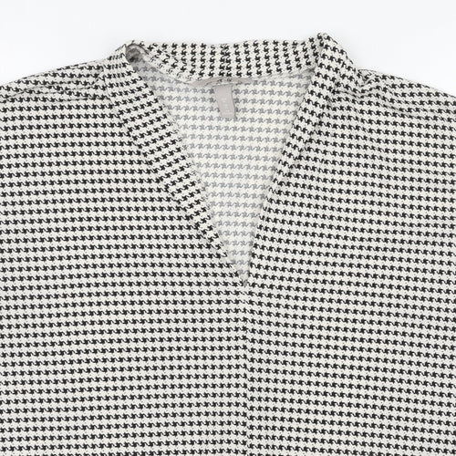 H&M Womens White Geometric Polyester Basic Blouse Size XL V-Neck