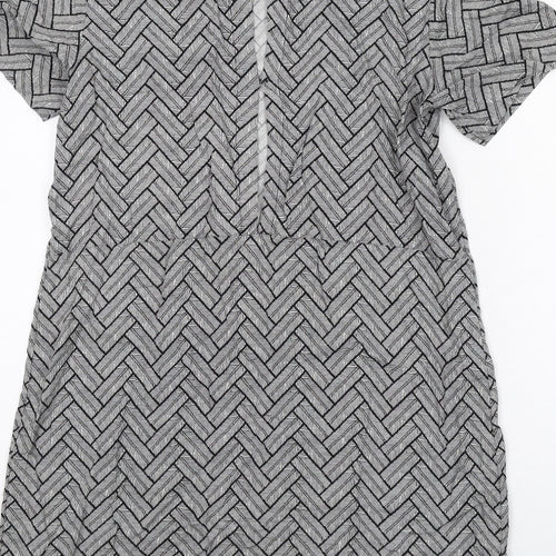 H&M Womens Grey Geometric Viscose Shift Size 12 Round Neck Button