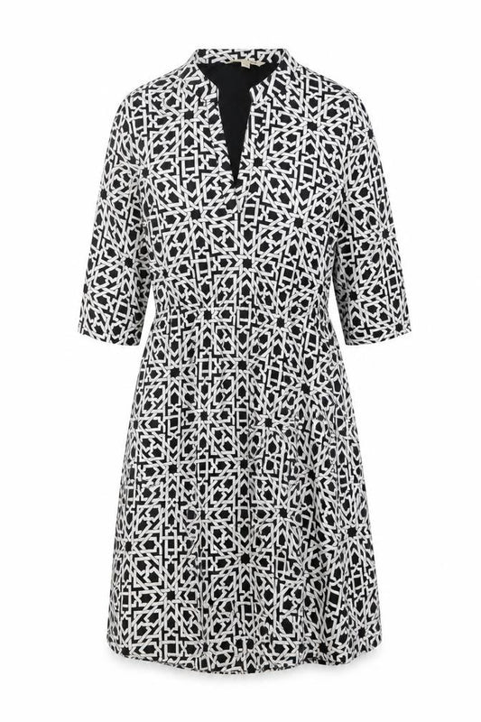 Front view of Yumi women’s black geometric polyester a-line, size UK 10, v-neck pullover
