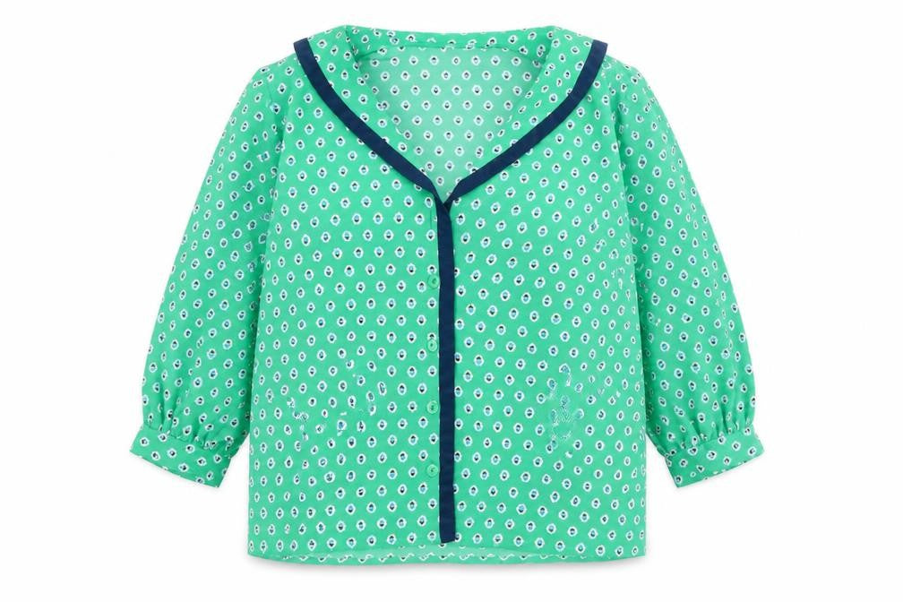 Front view of Country Casuals women’s green geometric polyester basic button-up, size UK 14, collared