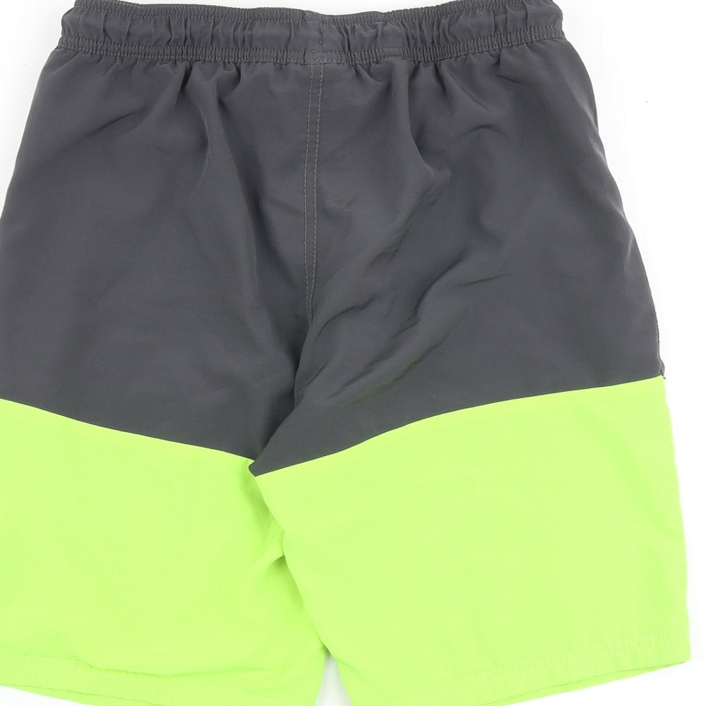 Gap Boys Grey Colourblock Polyester Sweat Shorts Size 13-14 Years L9 in Regular Drawstring - Swim Shorts