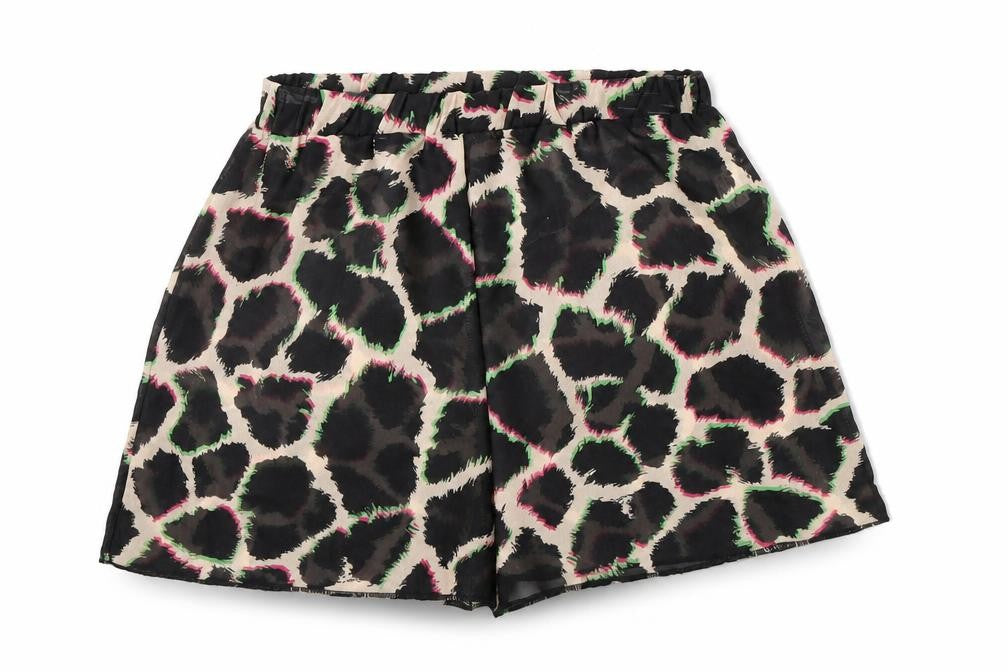 Front view of PRETTYLITTLETHING women’s multicoloured animal print polyester basic shorts, regular pull on - giraffe print