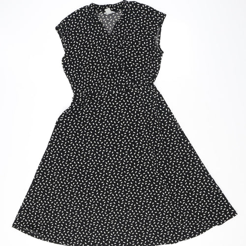 H&M Womens Black Geometric Polyester A-Line Size M V-Neck Pullover