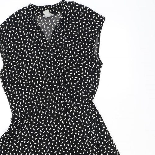 H&M Womens Black Geometric Polyester A-Line Size M V-Neck Pullover
