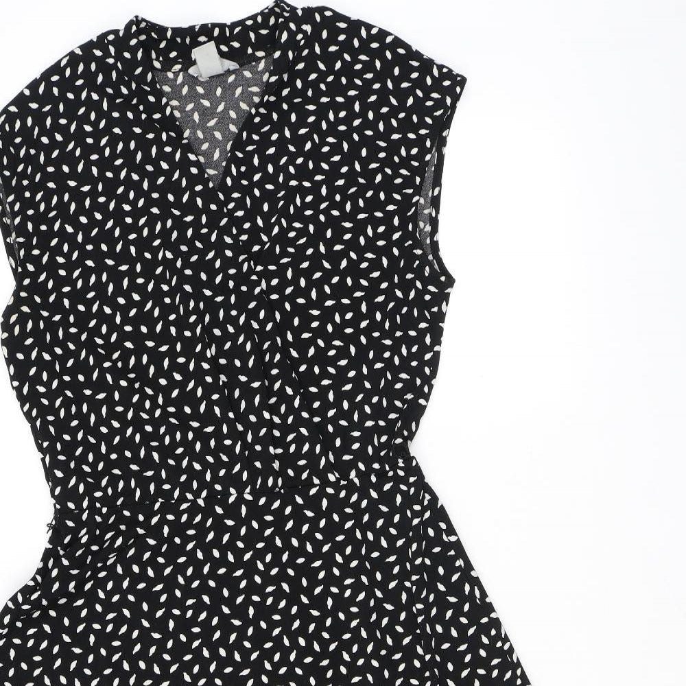 H&M Womens Black Geometric Polyester A-Line Size M V-Neck Pullover