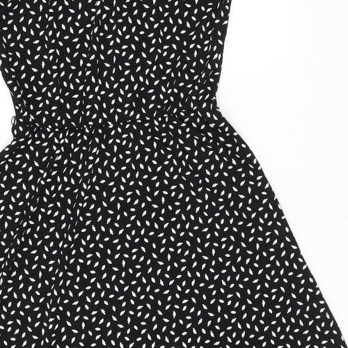 H&M Womens Black Geometric Polyester A-Line Size M V-Neck Pullover