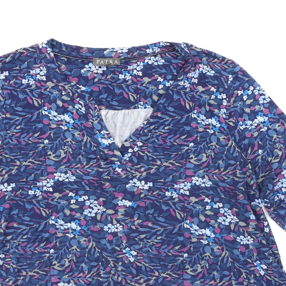 Patra Womens Multicoloured Geometric Viscose Basic T-Shirt Size M V-Neck