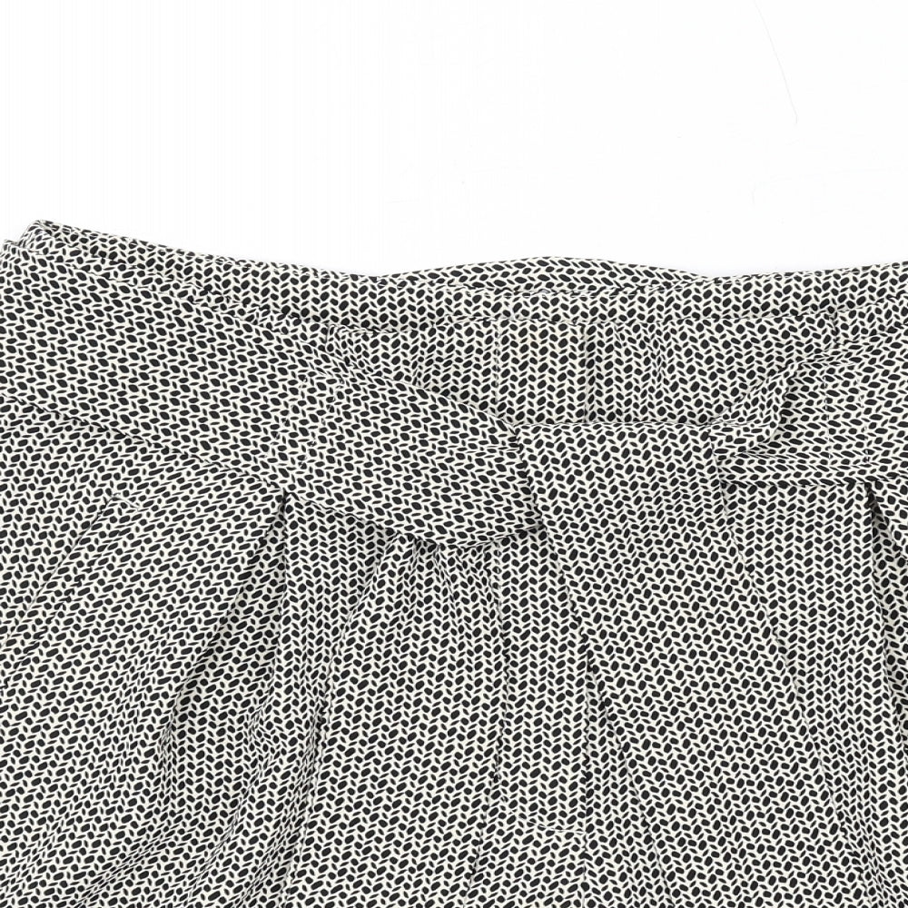 H&M Womens Black Geometric Polyester Paperbag Shorts Size 14 Regular Zip