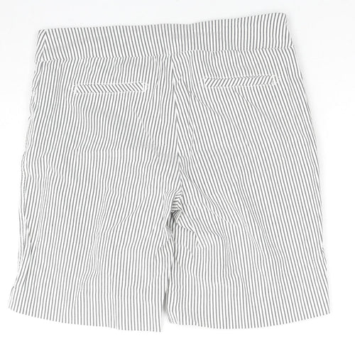 Lila Rose Womens White Pinstripe Viscose Basic Shorts Size 14 L10 in Regular Zip