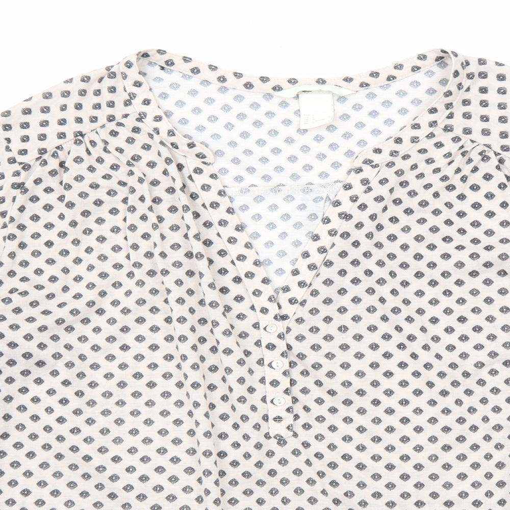 H&M Womens White Geometric Polyester Basic Blouse Size L V-Neck