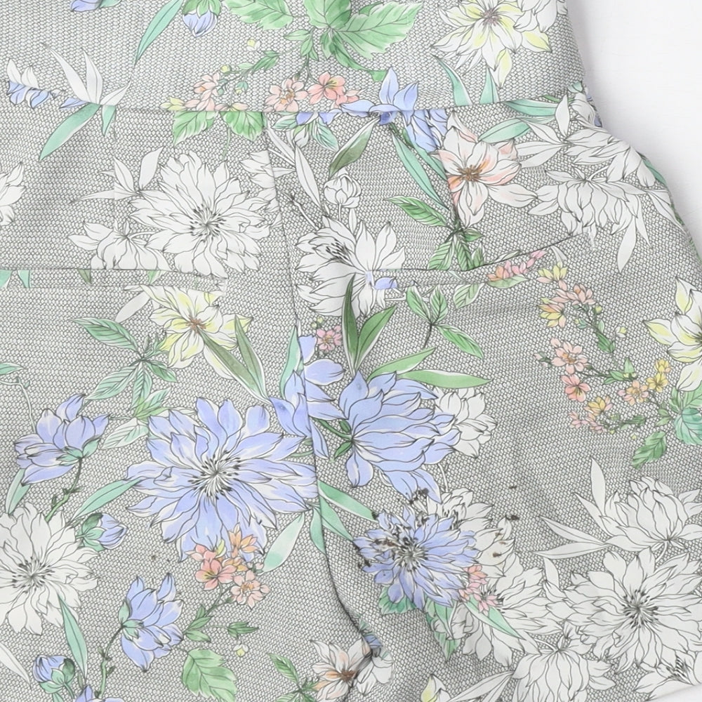 H&M Womens Multicoloured Floral Polyester Basic Shorts Size 4 Regular Zip