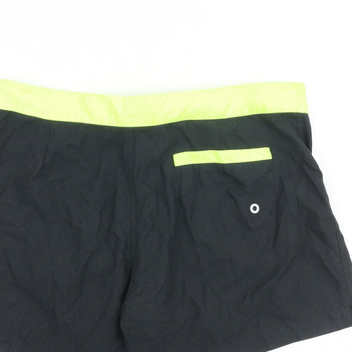 Nike Mens Black Polyester Bermuda Shorts Size S Regular Snap