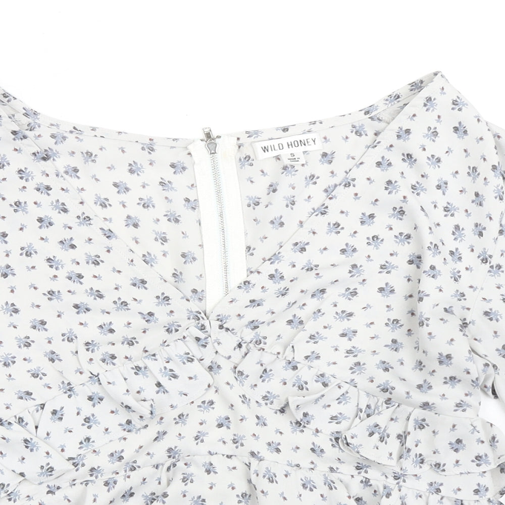 Wild Honey Womens Grey Floral Polyester Basic Blouse Size S V-Neck - Ruffles