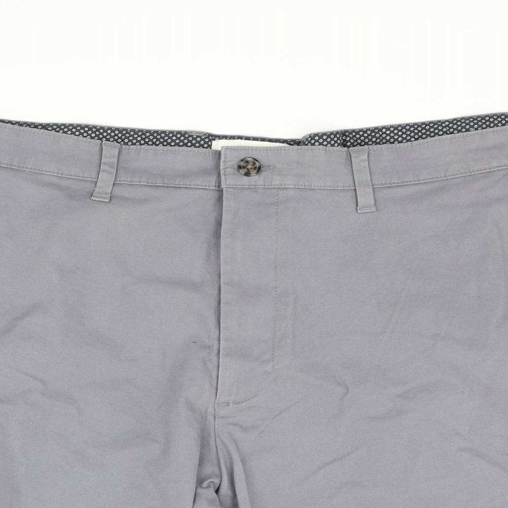 Marks and Spencer Mens Green Cotton Chino Shorts Size 44 in L8 in Regular Zip - Short Leg