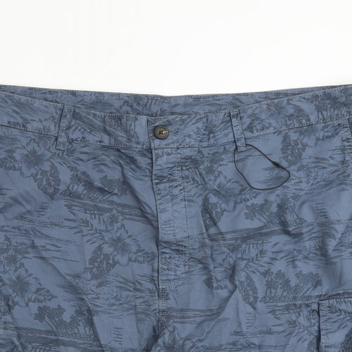 Marks and Spencer Mens Blue Floral Cotton Cargo Shorts Size 44 in L8 in Regular Zip