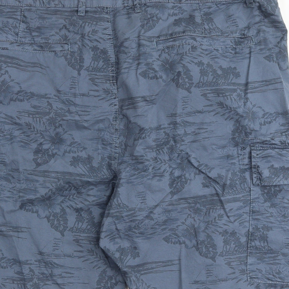 Marks and Spencer Mens Blue Floral Cotton Cargo Shorts Size 44 in L8 in Regular Zip