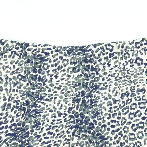 Marks and Spencer Womens Green Animal Print Polyester Basic Shorts Size 20 in L7 in Regular Pull On - Leopard Print