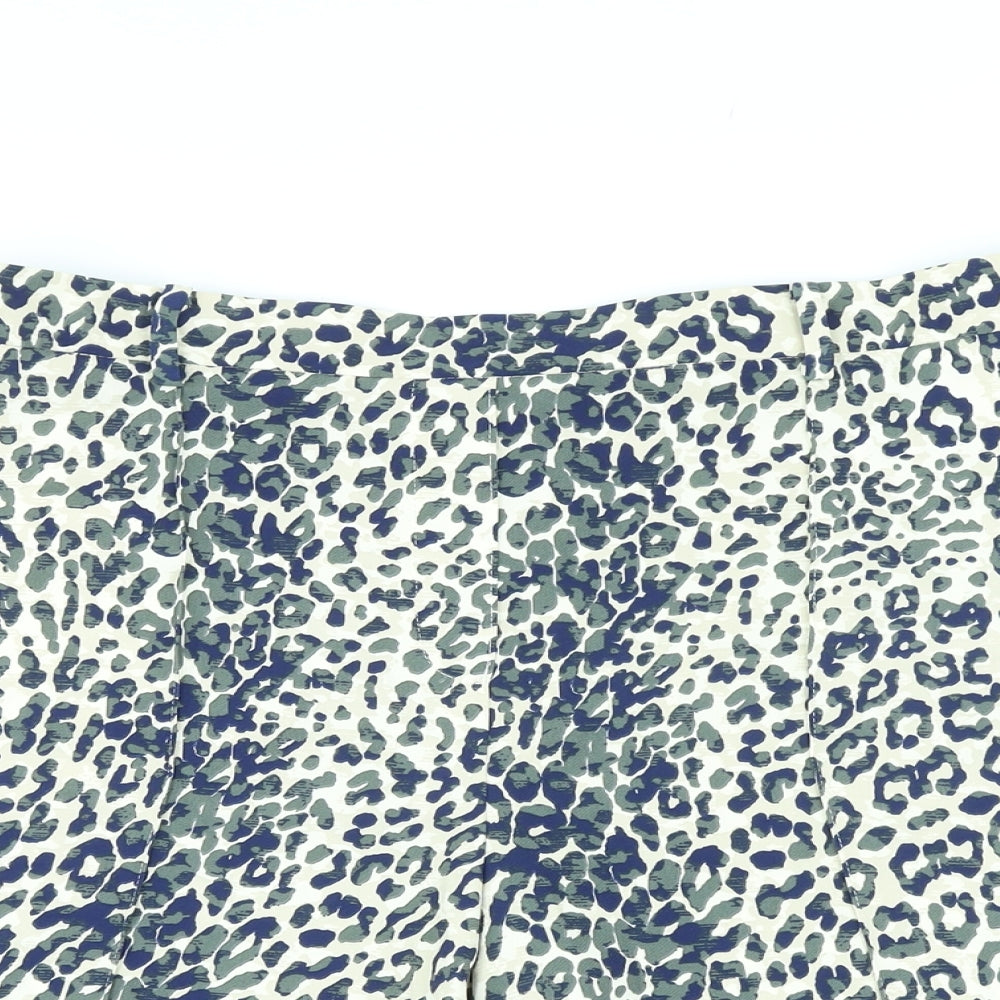 Marks and Spencer Womens Green Animal Print Polyester Basic Shorts Size 20 in L7 in Regular Pull On - Leopard Print