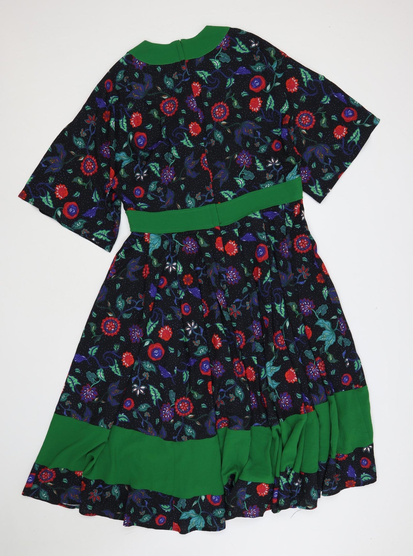 Bright and Beautiful Womens Black Floral Polyester A-Line Size 16 V-Neck Zip