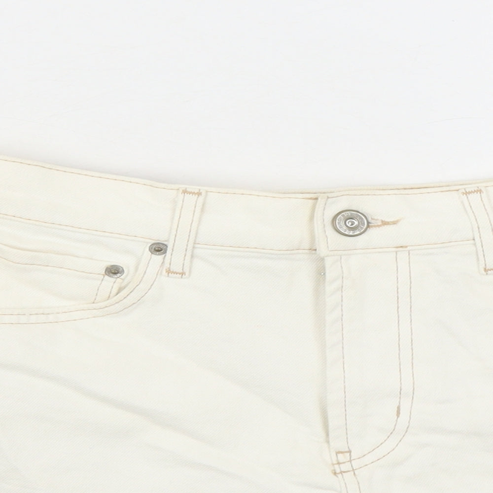 BDG Womens White Cotton Basic Shorts Size 30 in L3 in Regular Zip