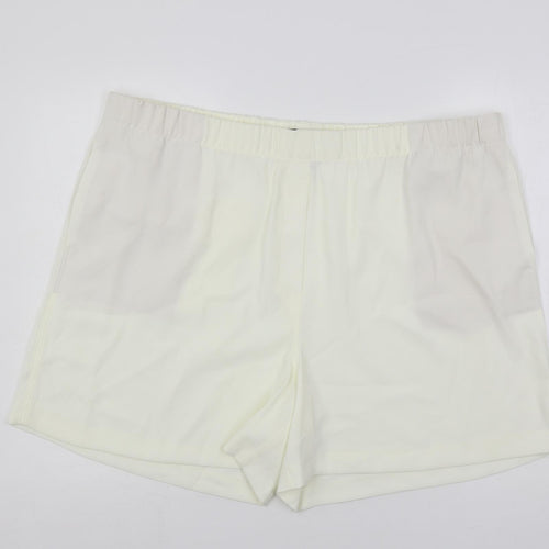 Marks and Spencer Womens Ivory Polyester Basic Shorts Size 24 L5 in Regular - Elastic Waist