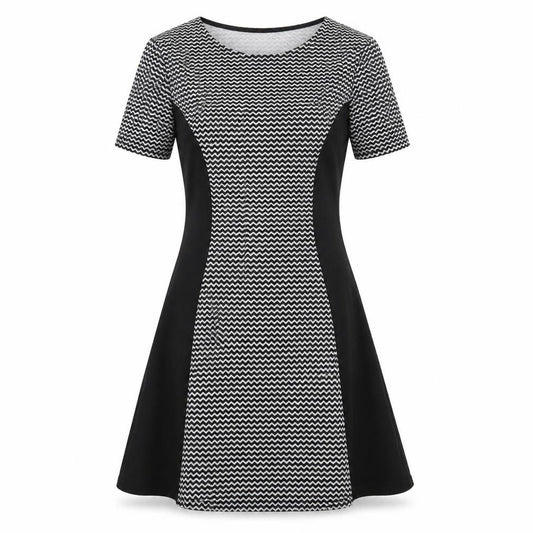 Front view of Divided by H&M women’s black geometric polyester a-line, size UK 6, round neck pullover - zig zag pattern