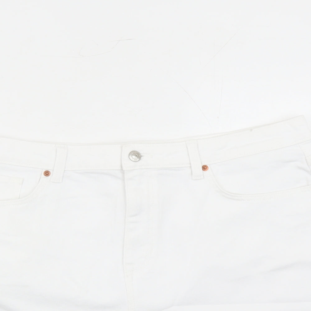 Marks and Spencer Womens White Cotton Mom Shorts Size 20 L4 in Regular Zip
