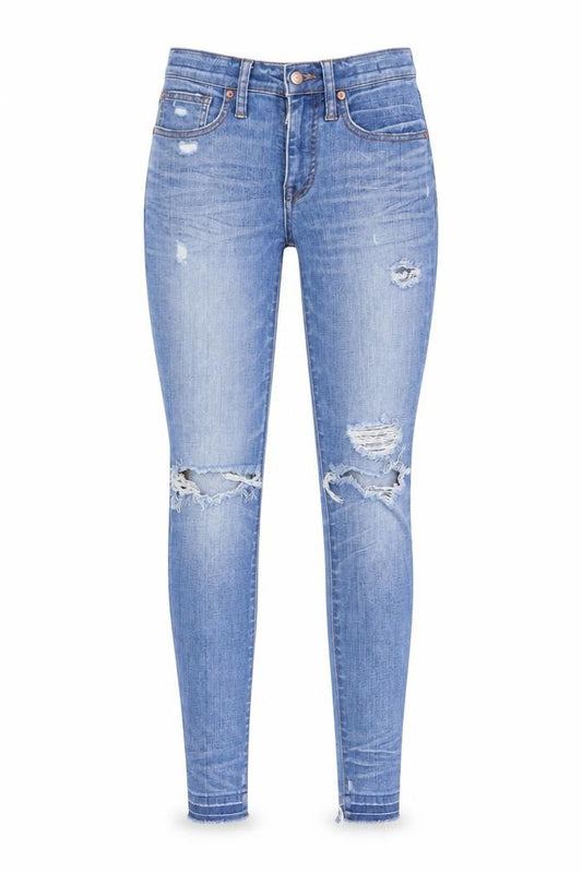 Front view of Madewell women’s blue cotton skinny jeans, size UK 24, in, 29-inch leg regular button