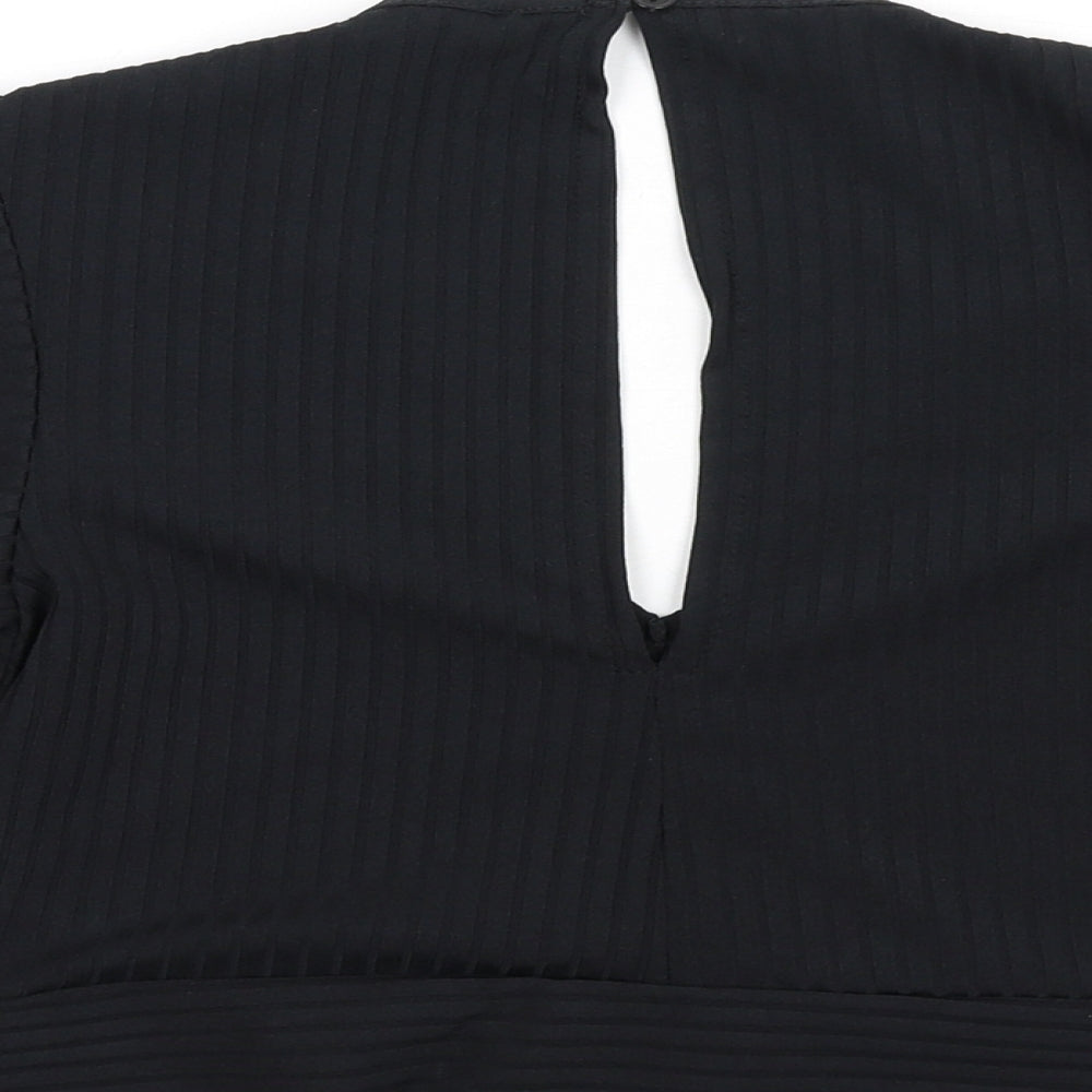 New Look Womens Black Polyester Cropped T-Shirt Size 14 V-Neck - Open Back